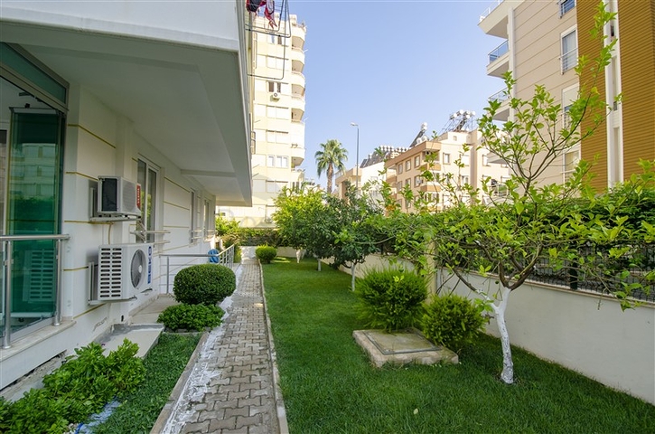 شقة 2 + 1  في مجمع 600 متر إلى البحر في أنطاليا