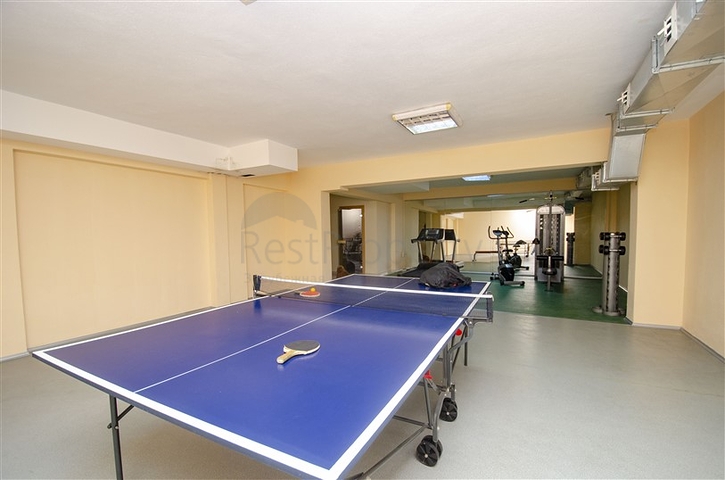 شقة 2 + 1  في مجمع 600 متر إلى البحر في أنطاليا