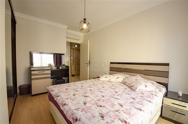 شقة 2 + 1  في مجمع 600 متر إلى البحر في أنطاليا