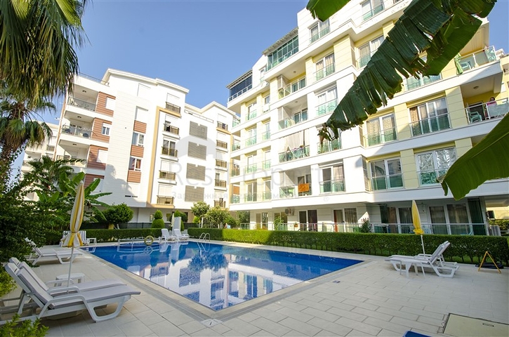 شقة 2 + 1  في مجمع 600 متر إلى البحر في أنطاليا