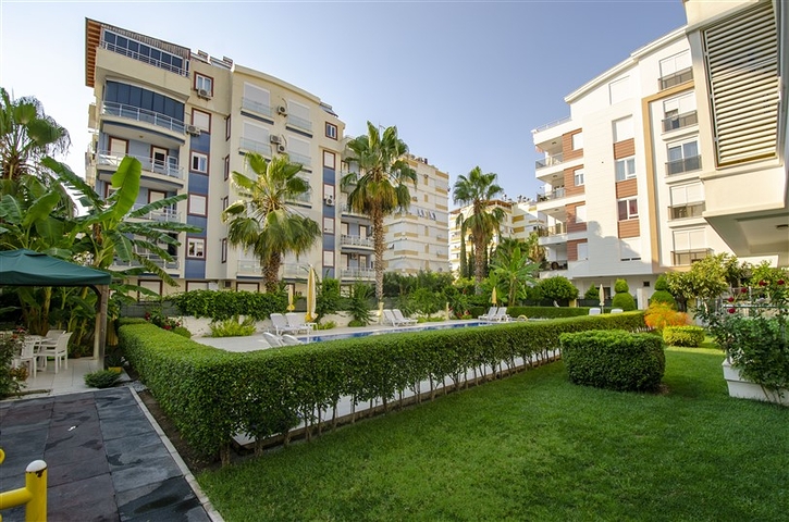 شقة 2 + 1  في مجمع 600 متر إلى البحر في أنطاليا