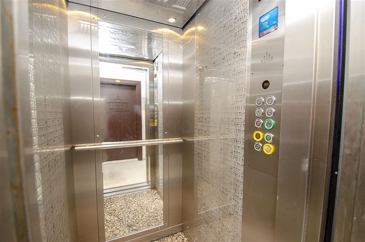 شقة 2 + 1  في مجمع 600 متر إلى البحر في أنطاليا