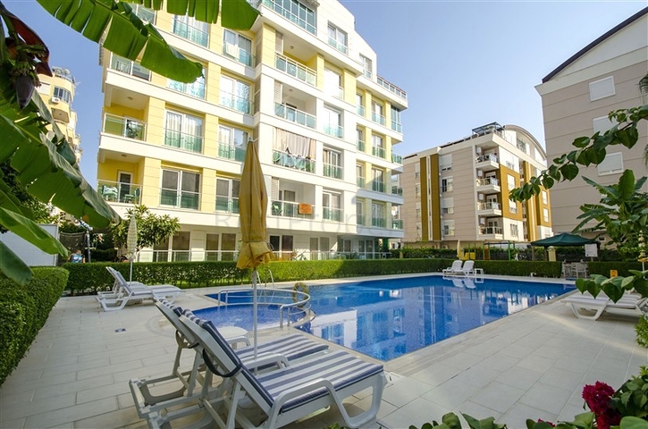 شقة 2 + 1  في مجمع 600 متر إلى البحر في أنطاليا