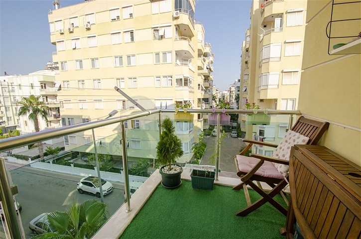 شقة 2 + 1  في مجمع 600 متر إلى البحر في أنطاليا