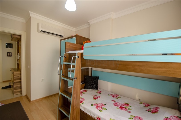 شقة 2 + 1  في مجمع 600 متر إلى البحر في أنطاليا