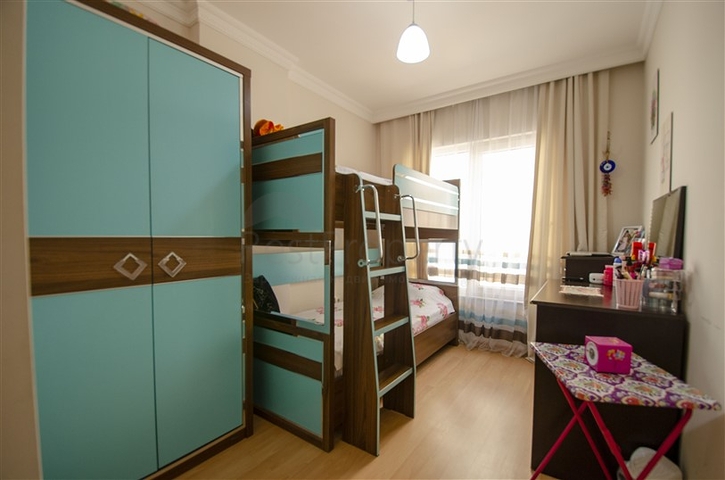 شقة 2 + 1  في مجمع 600 متر إلى البحر في أنطاليا