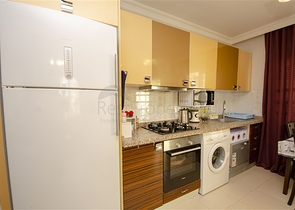 شقة 2 + 1  في مجمع 600 متر إلى البحر في أنطاليا