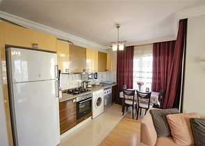 شقة 2 + 1  في مجمع 600 متر إلى البحر في أنطاليا