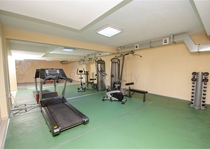 شقة 2 + 1  في مجمع 600 متر إلى البحر في أنطاليا