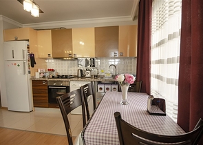 شقة 2 + 1  في مجمع 600 متر إلى البحر في أنطاليا