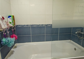 شقة 2 + 1  في مجمع 600 متر إلى البحر في أنطاليا