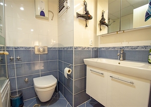 شقة 2 + 1  في مجمع 600 متر إلى البحر في أنطاليا