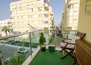 شقة 2 + 1  في مجمع 600 متر إلى البحر في أنطاليا