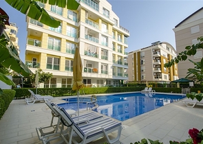 شقة 2 + 1  في مجمع 600 متر إلى البحر في أنطاليا