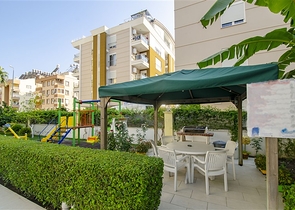 شقة 2 + 1  في مجمع 600 متر إلى البحر في أنطاليا