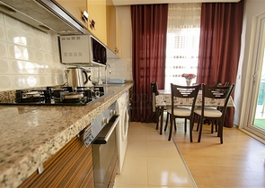 شقة 2 + 1  في مجمع 600 متر إلى البحر في أنطاليا