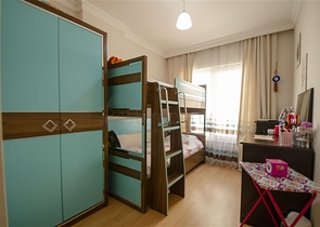 شقة 2 + 1  في مجمع 600 متر إلى البحر في أنطاليا