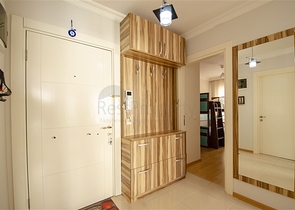 شقة 2 + 1  في مجمع 600 متر إلى البحر في أنطاليا