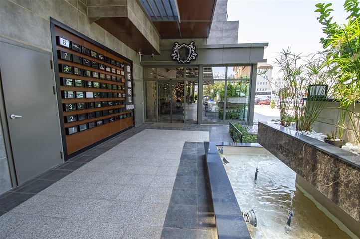 مباني تجارية للبيع في وسط انطاليا