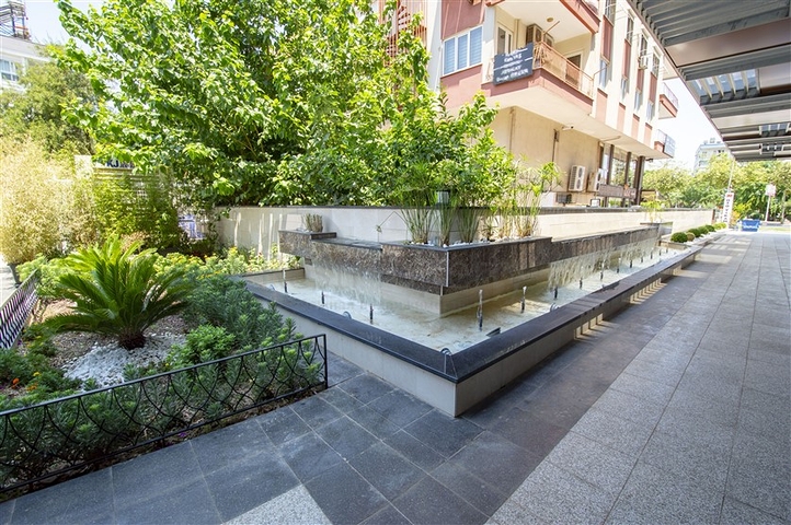 مباني تجارية للبيع في وسط انطاليا