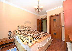 شقة فاخرة ثلاث غرف وصالة ضمن مجمع فاخر على البحر مباشرة في مركز الانيا 