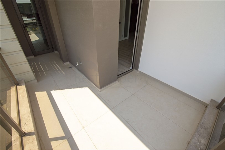 شقق 2 + 1 و 4 + 1 في مجمع في غوزيلوبا لارا