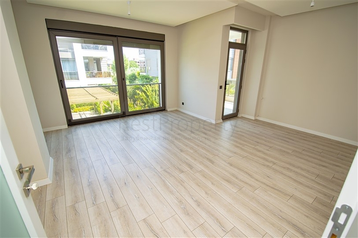 شقق 2 + 1 و 4 + 1 في مجمع في غوزيلوبا لارا