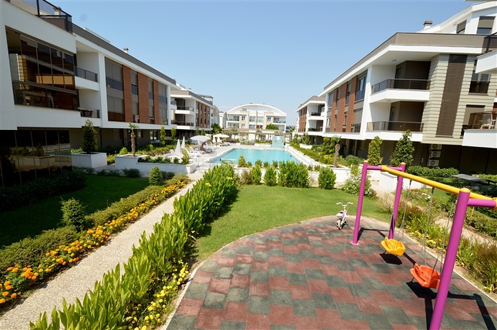 شقق 2 + 1 و 4 + 1 في مجمع في غوزيلوبا لارا