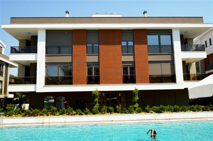 شقق 2 + 1 و 4 + 1 في مجمع في غوزيلوبا لارا