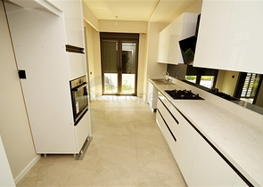 شقق 2 + 1 و 4 + 1 في مجمع في غوزيلوبا لارا