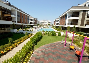 شقق 2 + 1 و 4 + 1 في مجمع في غوزيلوبا لارا