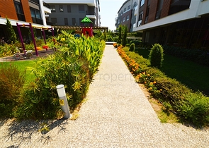 شقق 2 + 1 و 4 + 1 في مجمع في غوزيلوبا لارا