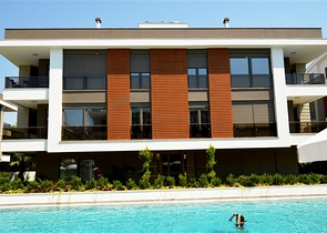 شقق 2 + 1 و 4 + 1 في مجمع في غوزيلوبا لارا