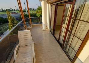 فلل للبيع مع مسبح في مجمع من النوع الفندقي