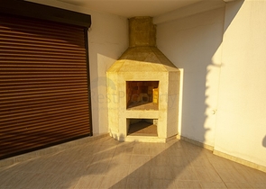 فلل للبيع مع مسبح في مجمع من النوع الفندقي