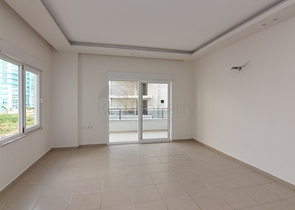 شقة غرفتين وصالة قريبة من البحر في مهموتلار / الانيا 