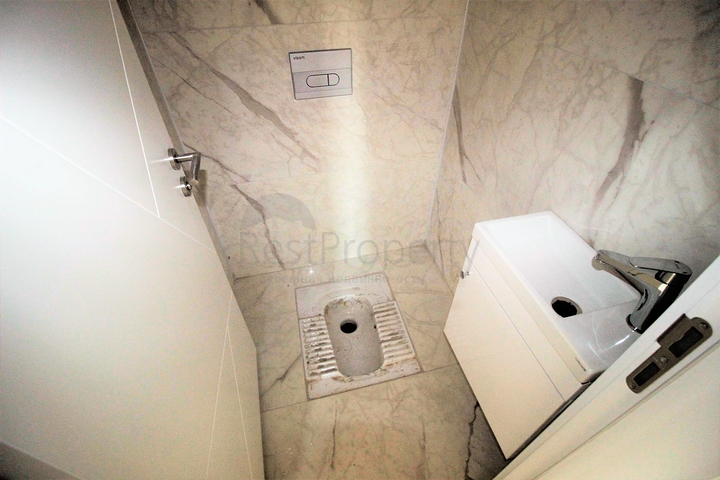 شقة ثلاث غرف وصالة ضمن مجمع حديث في مركز الانيا