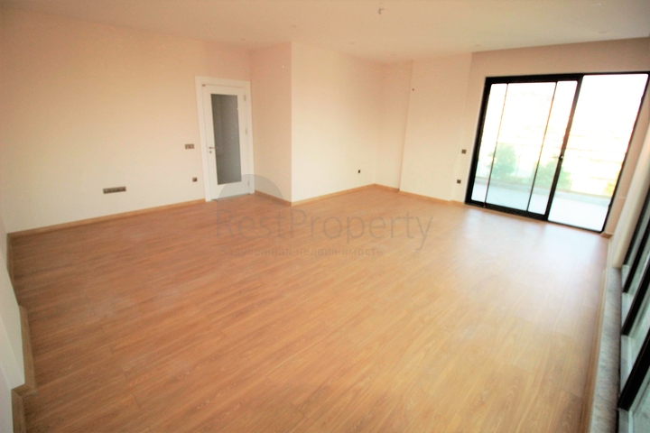 شقة ثلاث غرف وصالة ضمن مجمع حديث في مركز الانيا