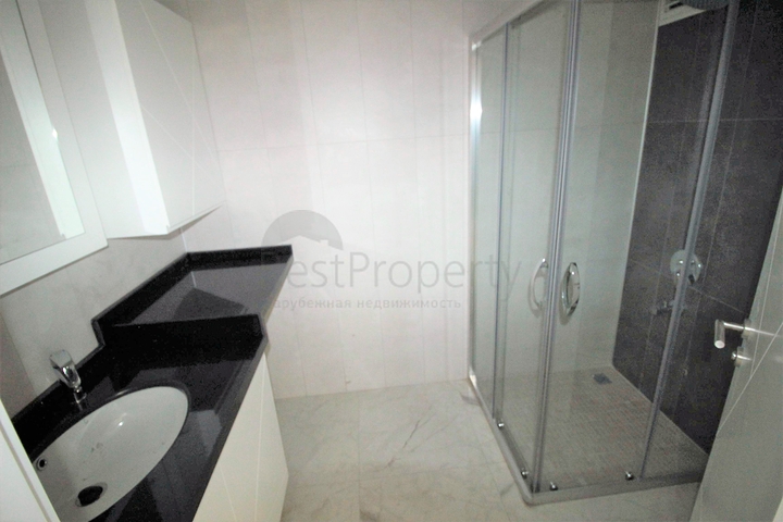 شقة ثلاث غرف وصالة ضمن مجمع حديث في مركز الانيا