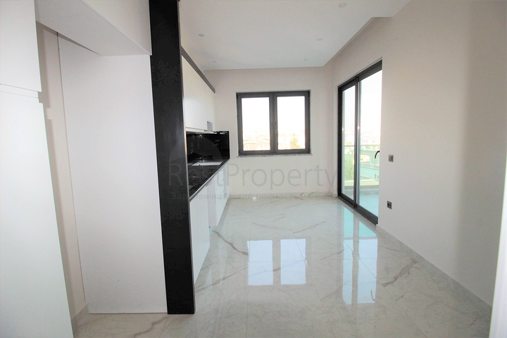 شقة ثلاث غرف وصالة ضمن مجمع حديث في مركز الانيا