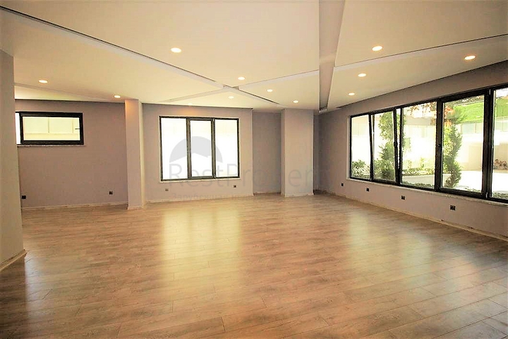 شقة ثلاث غرف وصالة ضمن مجمع حديث في مركز الانيا