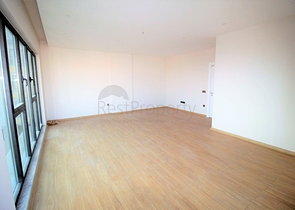 شقة ثلاث غرف وصالة ضمن مجمع حديث في مركز الانيا