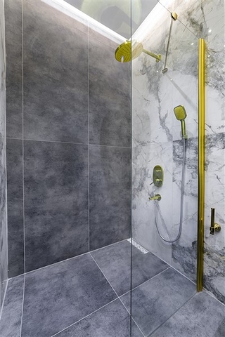 فلل فاخرة - مع اطلالة بحرية ساحرة في مركز الانيا 