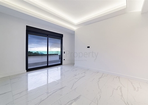 فلل فاخرة - مع اطلالة بحرية ساحرة في مركز الانيا 