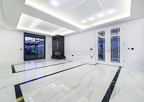 فلل فاخرة - مع اطلالة بحرية ساحرة في مركز الانيا 