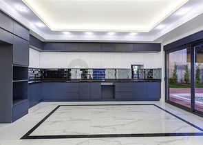 فلل فاخرة - مع اطلالة بحرية ساحرة في مركز الانيا 