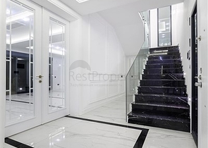 فلل فاخرة - مع اطلالة بحرية ساحرة في مركز الانيا 