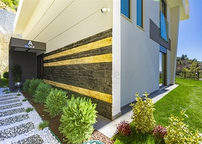 فلل فاخرة - مع اطلالة بحرية ساحرة في مركز الانيا 