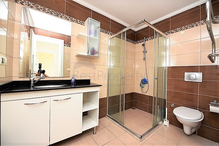 شقة  دوبلكس غرفتين وصالة مفروشة ضمن مجمع خمس نجوم في افسلار / الانيا 