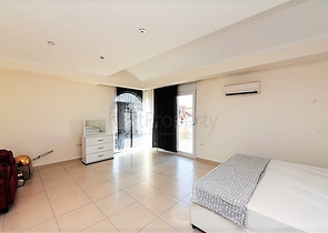 شقة  دوبلكس غرفتين وصالة مفروشة ضمن مجمع خمس نجوم في افسلار / الانيا 